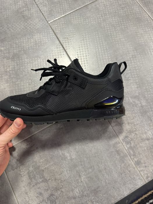 Продавам мъжки обувки Cruyff