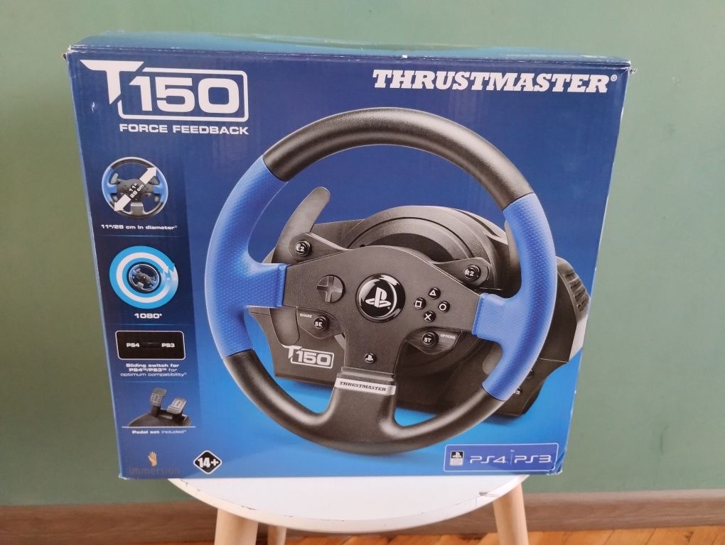 Волан с педали Thrustmaster T150 Force Feedback за PS4/PS3