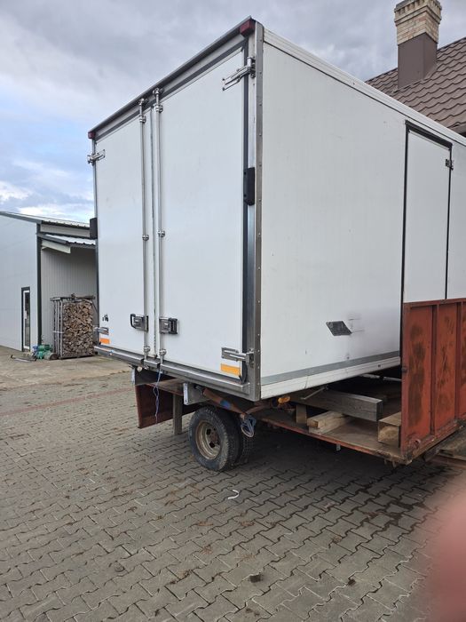 Cub frigorific pentru instalat pe mașină