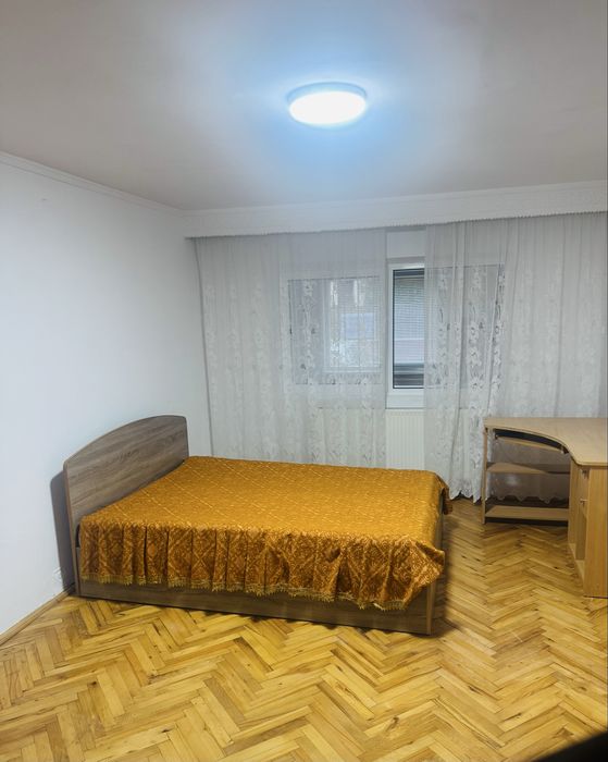 Proprietar inchiriez Locuinta/ Spatiu Comercial/Birouri, Cetate- Piata