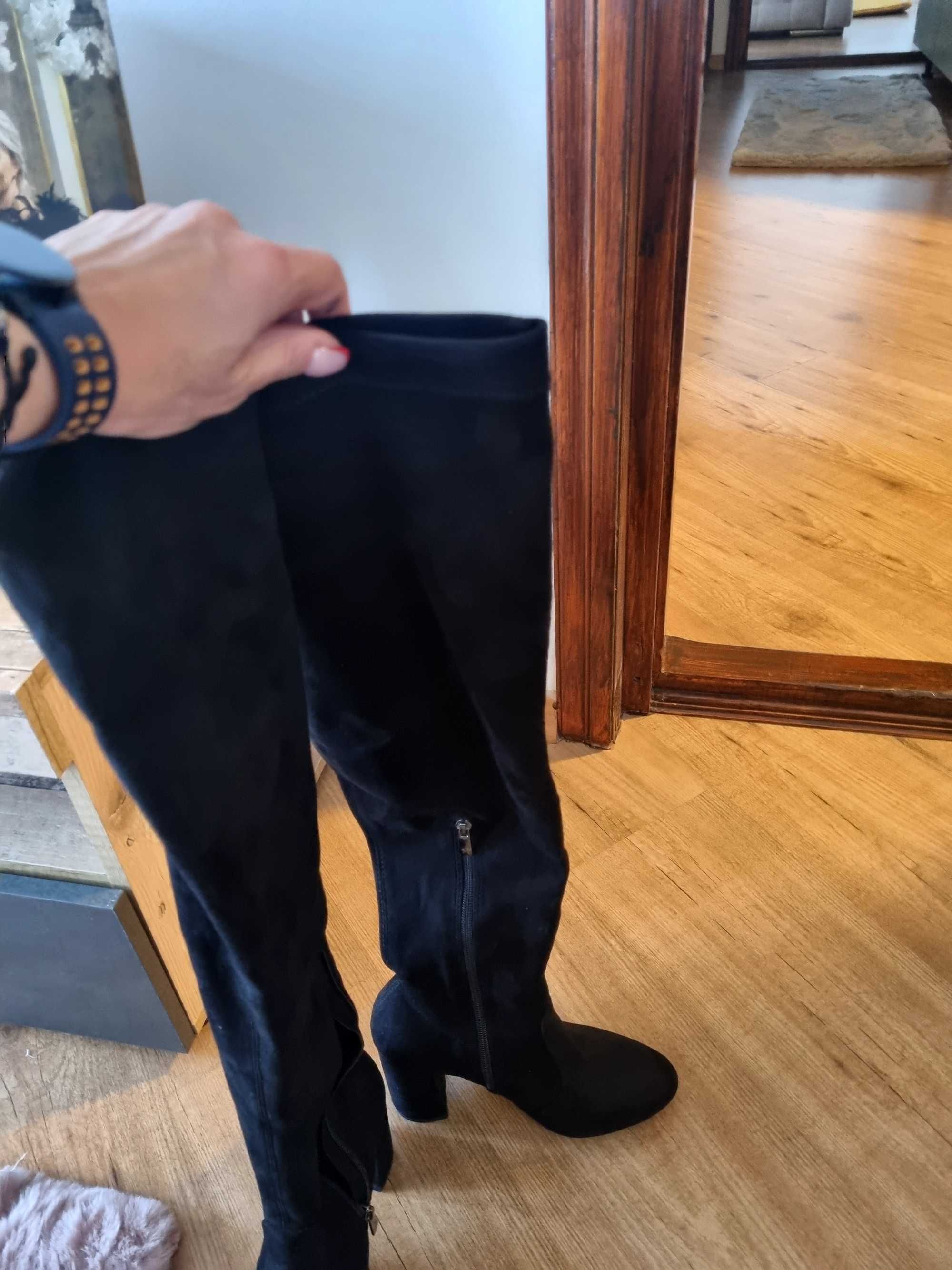 Vand cizme piele intoarsa 170ron