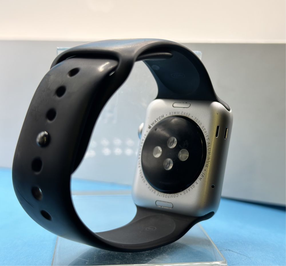 Apple Watch Sport 42mm (1st gen) (без зарядно)