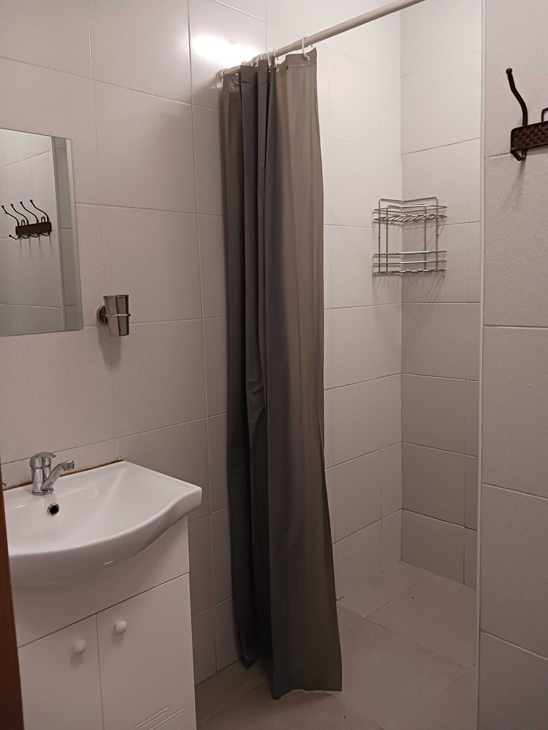 Дава се под наем Тристаен апартамент в София, Лозенец - 85 кв.м за 663 € - Снимка #10