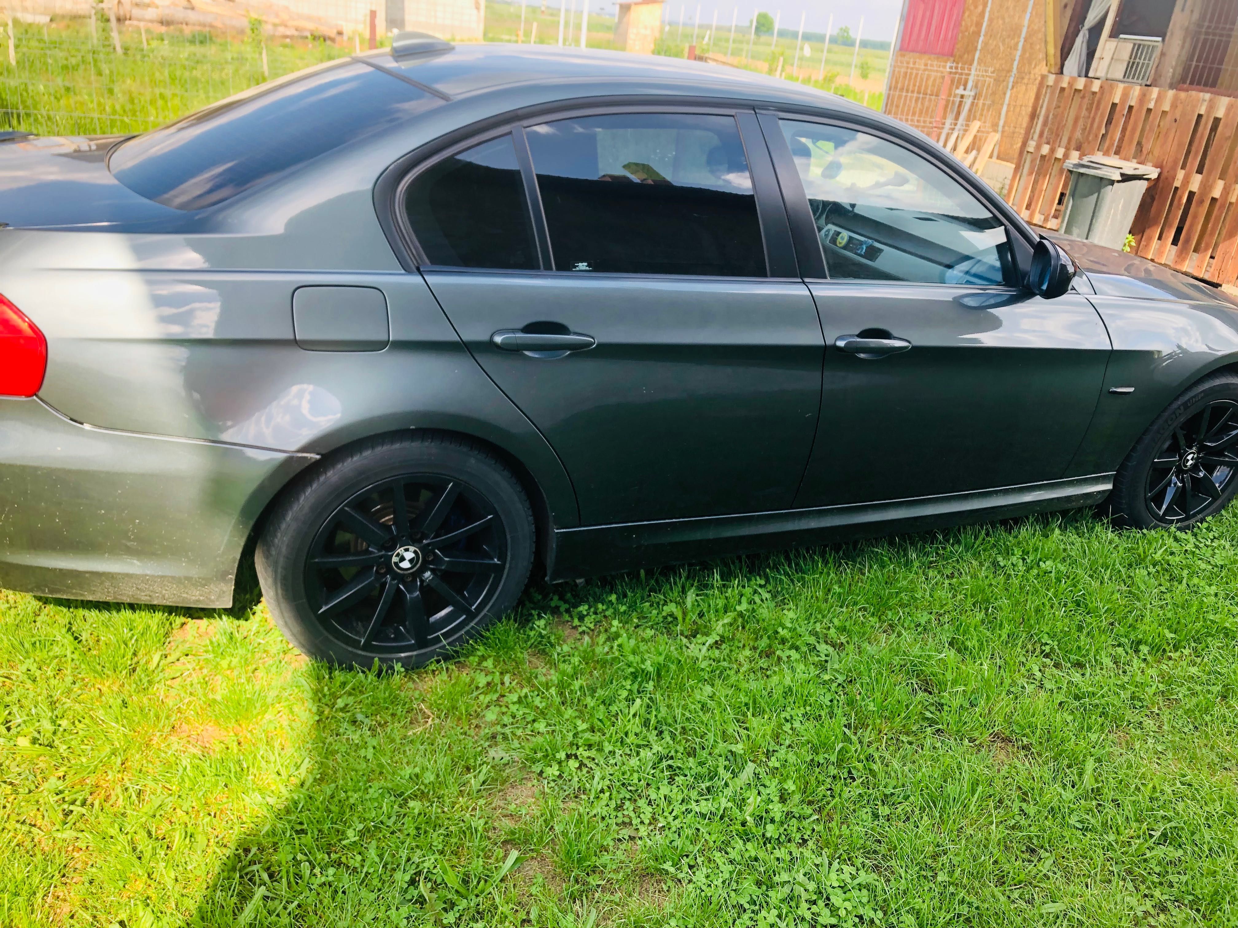 BMW M3, culoare verde cameleon