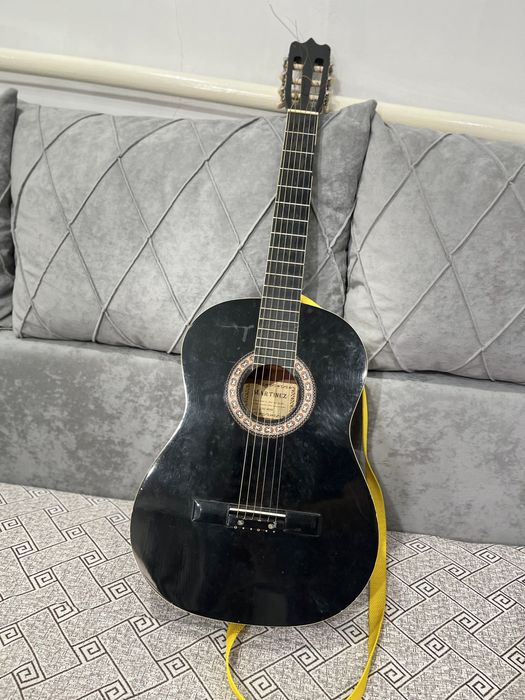 Гитара шестиструнная