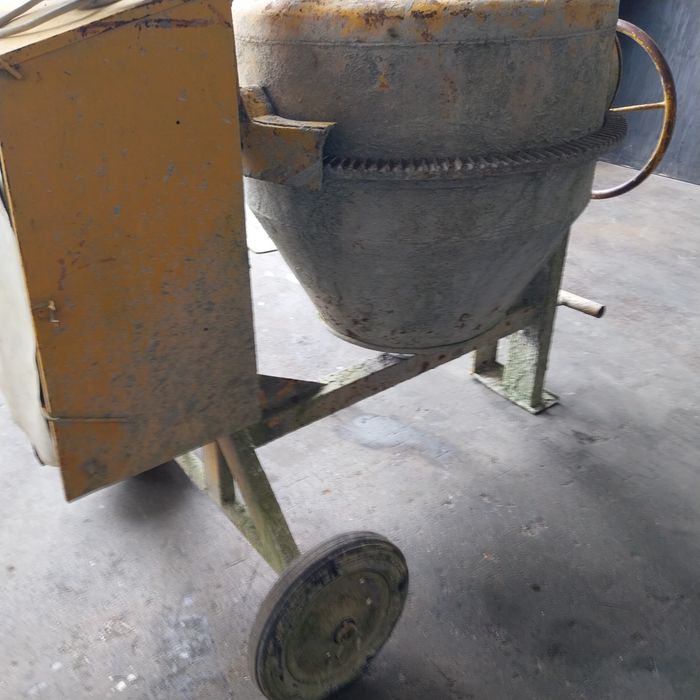 Betoniera   300L