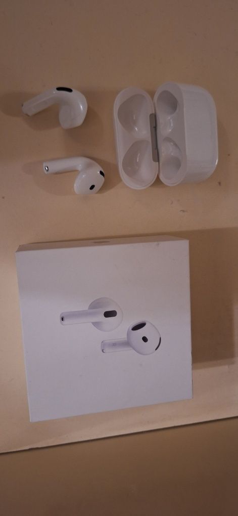 AirPods 4 Active Noise Cancellation