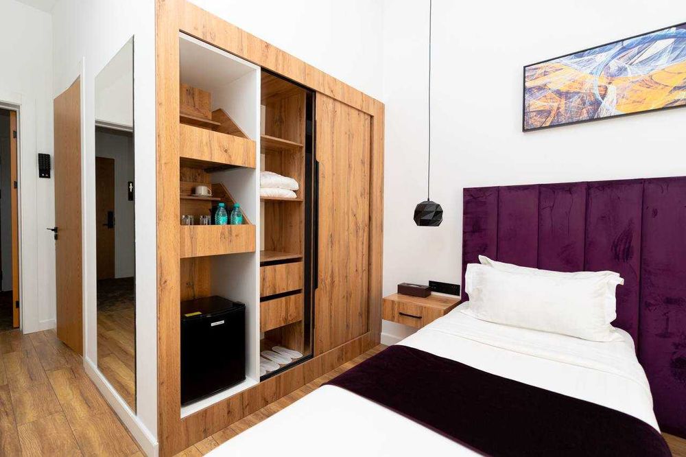 продаётся
Отдельно стоящее здание 
Готовая гостиница 2300м2