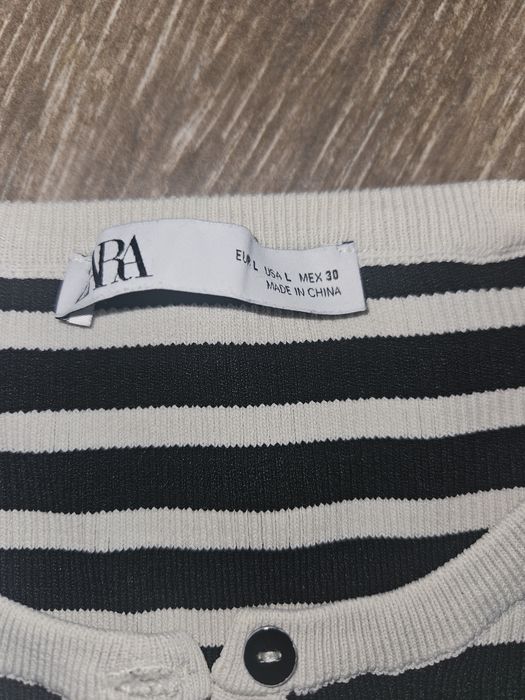 Pulover cu nasturi Zara, stare excelentă