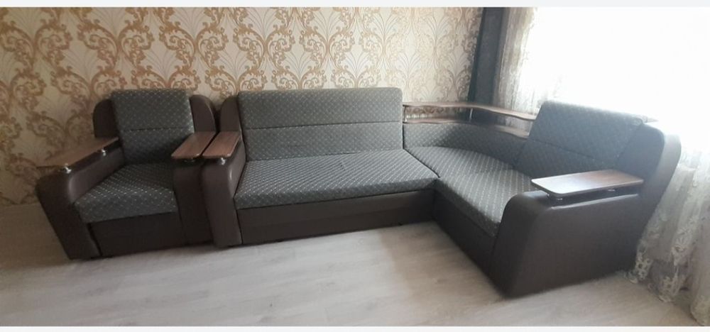 Продам б/у диван