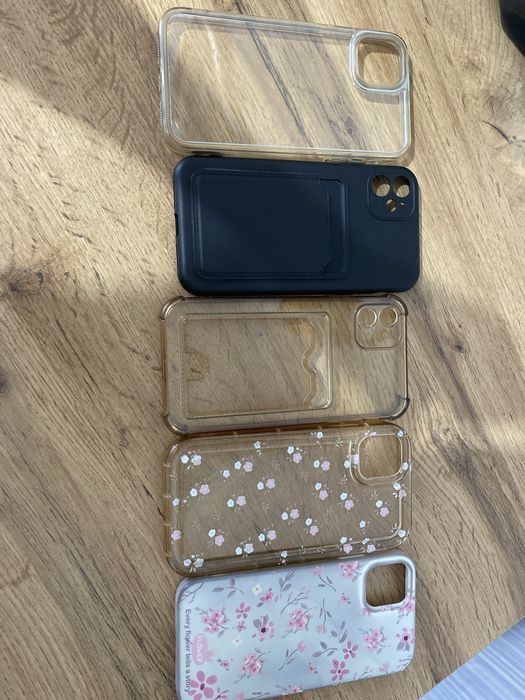 продам б/у чехлы на 11 айфон