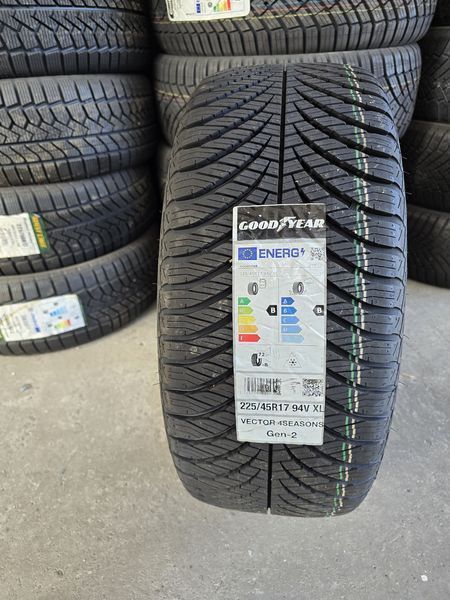 225/45/17 GOODYEAR 4бр