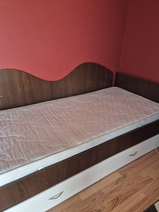 Pat cu 2 sertare + Saltea