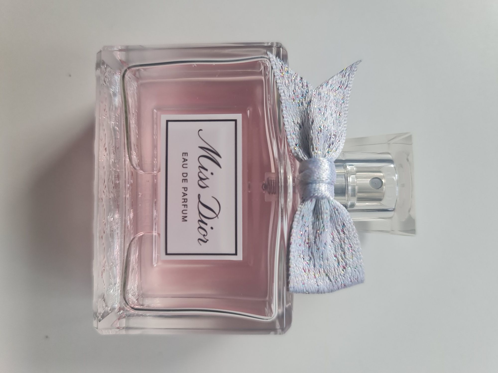 Apa de parfum Miss Dior