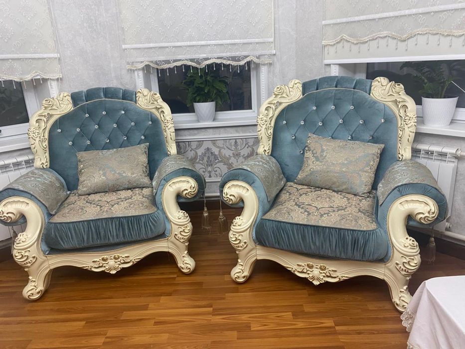 Продается два одиночных дивана