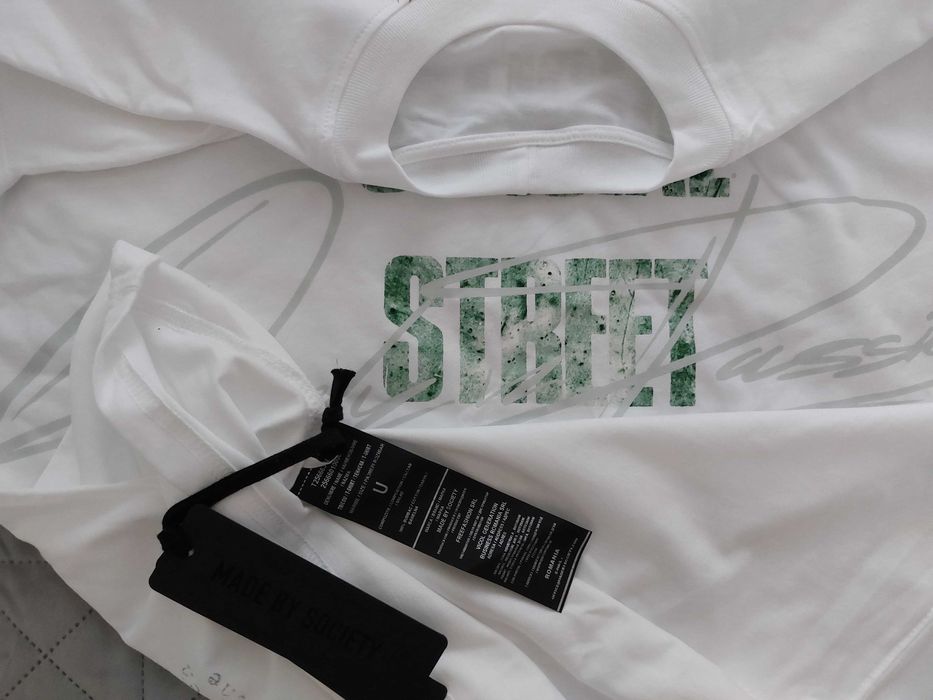 Tricou Made by Society _ Mărimea L / nou