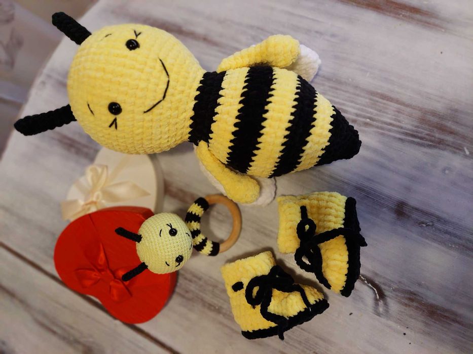 Бебешки комплект Пчелички