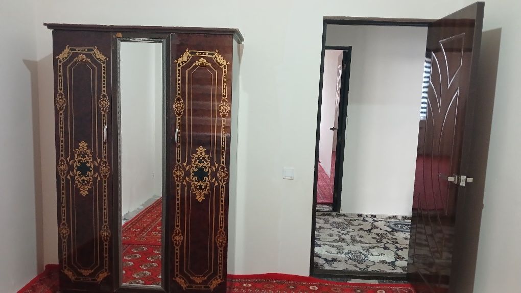 Urganch shaxar Nihol maktab yonida 7/4 qavatda joylashgan 2 xonali kv