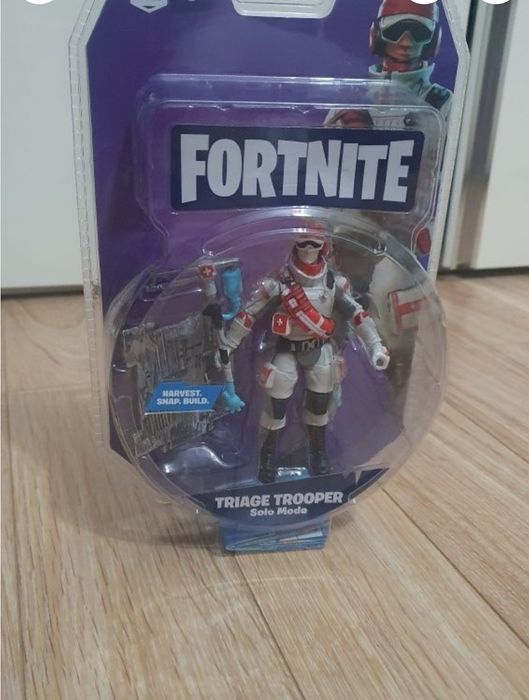 Figurină Fortnite Triage Trooper, Solo Mode