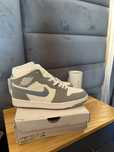 Кроссовки Air Jordan Mid
