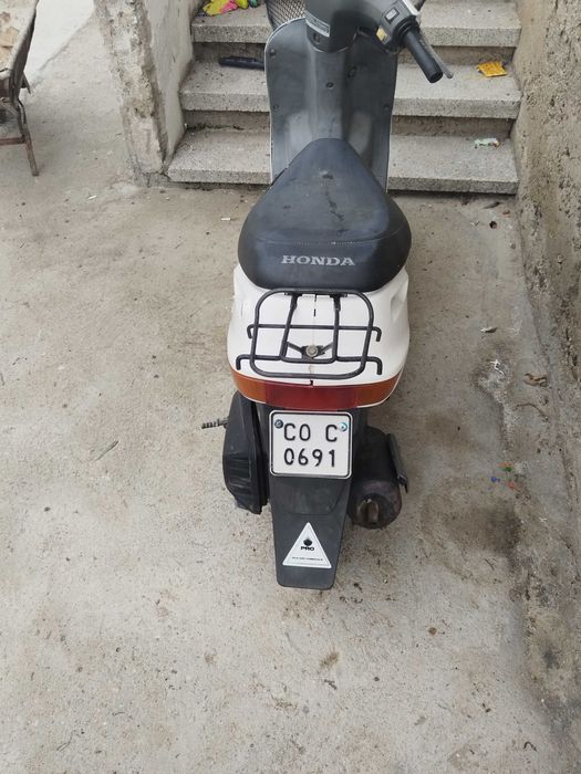 Продавасе HONDA dio AF18