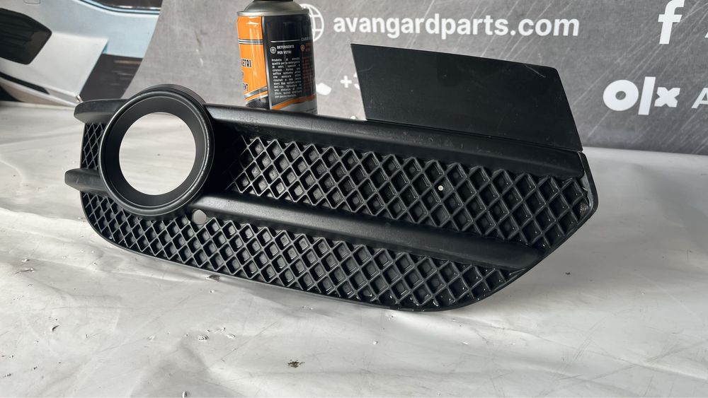 Дясна решетка на халоген Audi Q3 8U 2011-2015