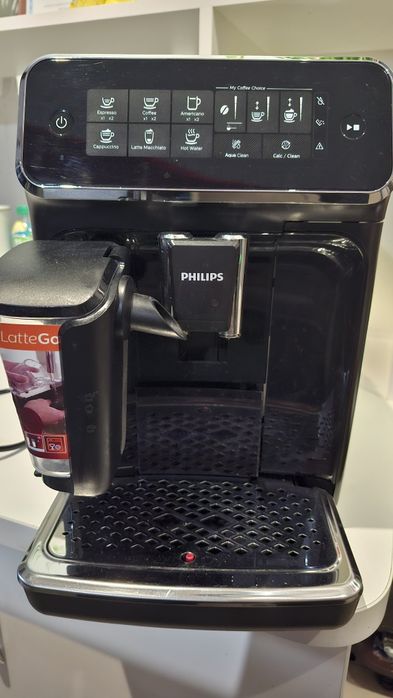 Продам кофе машину PHILIPS НОВАЯ