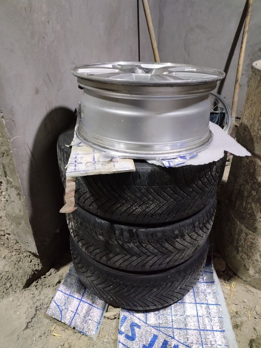 R17 saka diska arzon narxda bittasida ozgina defekt bor rasmda kornipi