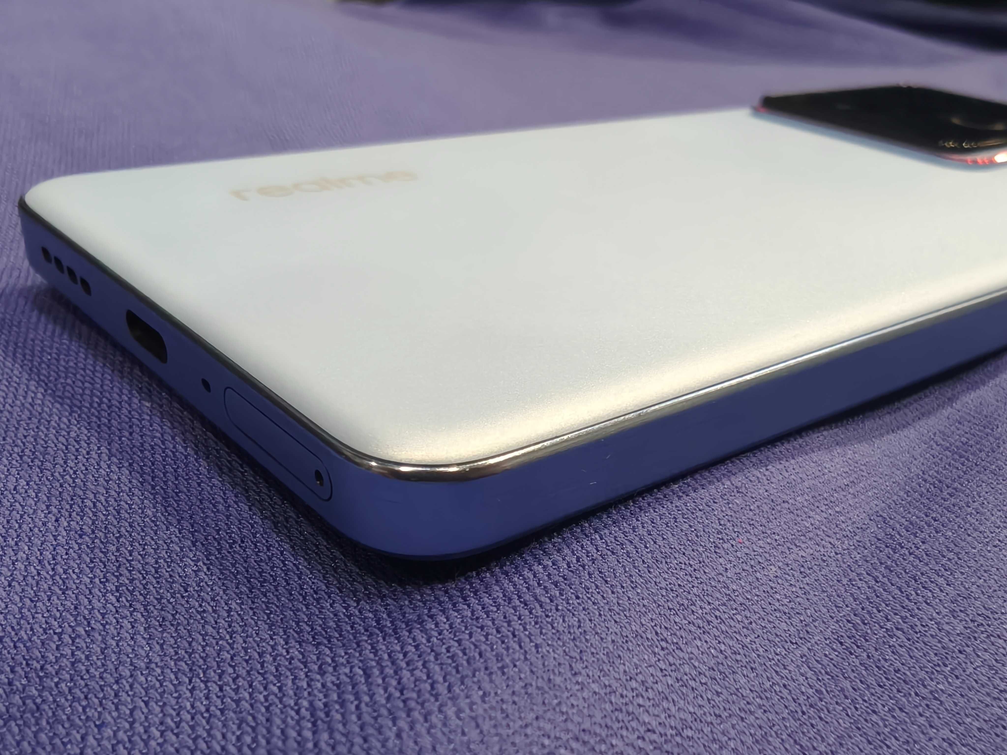 Нов Realme GT7 16/512 син - 7200mAh; Dimensity 9400+; 6.8" 144Hz