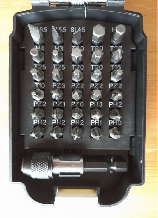 Set Makita 31 bit-uri pentru insurubare