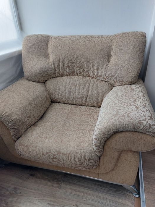 Диван и два кресла