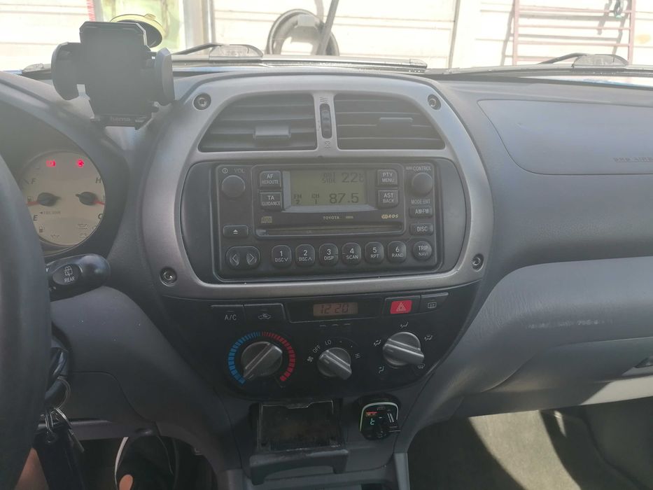 Toyota RAV 4 -3 usi
