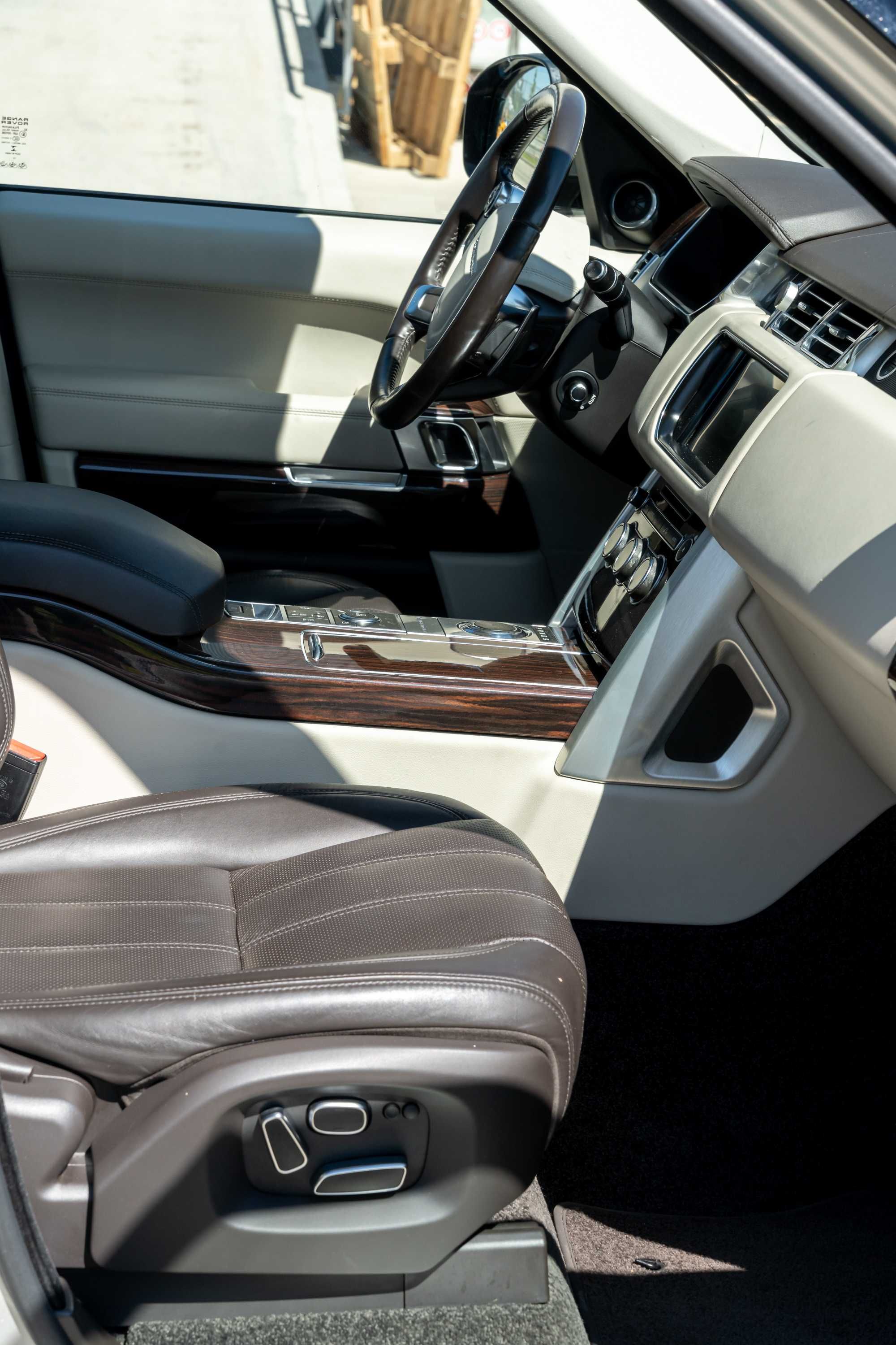Vanzare Range Rover 4.4V8 pers juridica