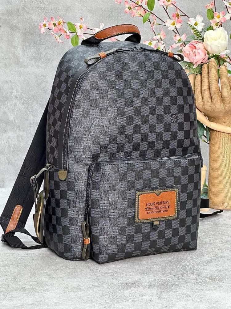 Ghiozdan/Rucsac Louis Vuitton modele noi