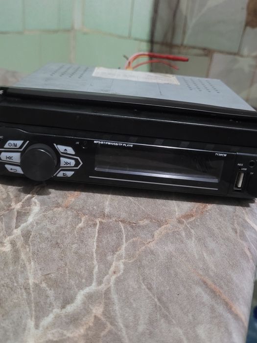Vând casetofon de audi a4 b6