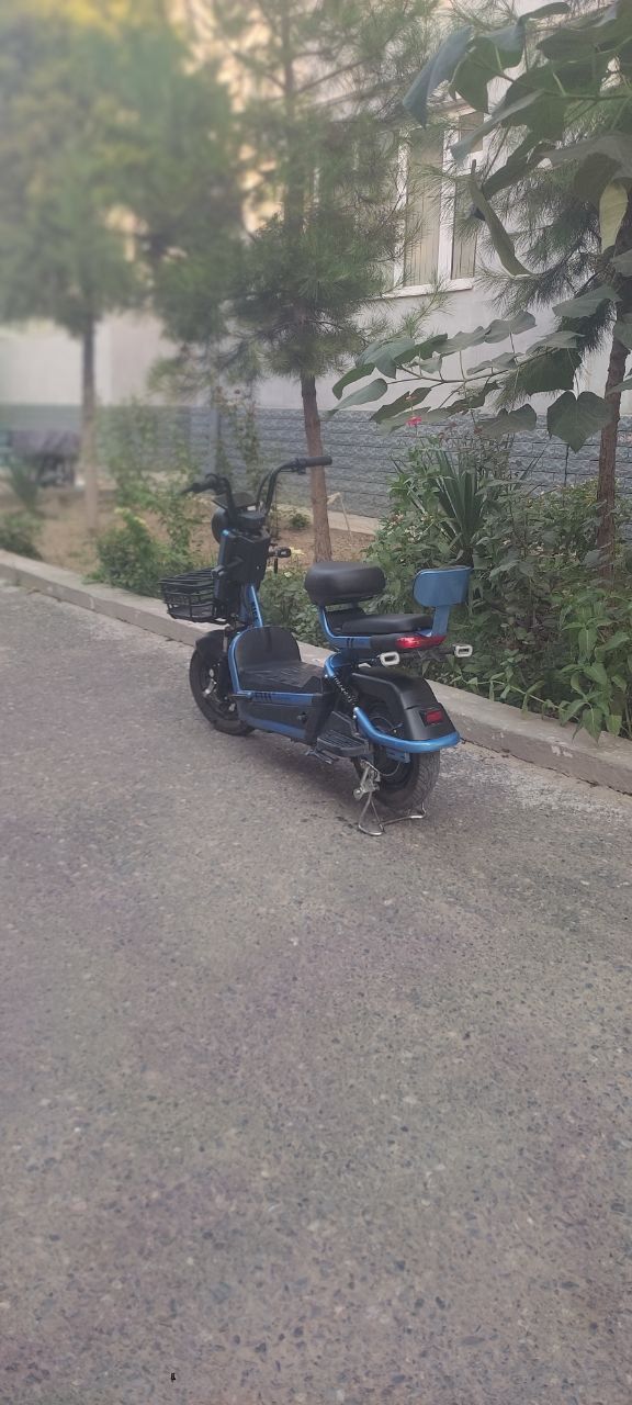 Skuter  5 dona akibilik