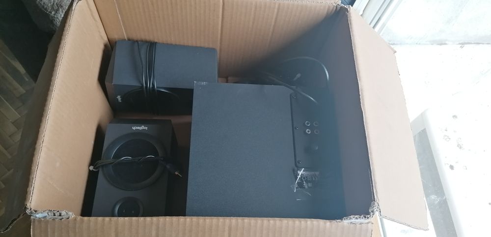 Logitech Z333 80W 2.1  буфер с тонколони