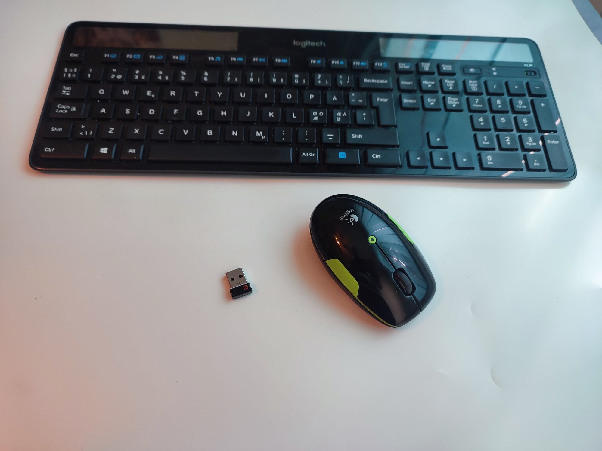 Kit Tastatura Logitech Wireless Solar K750 + Mouse Logitech M345, Lime