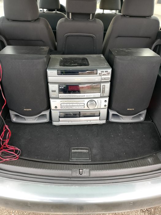 Combina Aiwa 150w cu 5 cd în perfectă stare