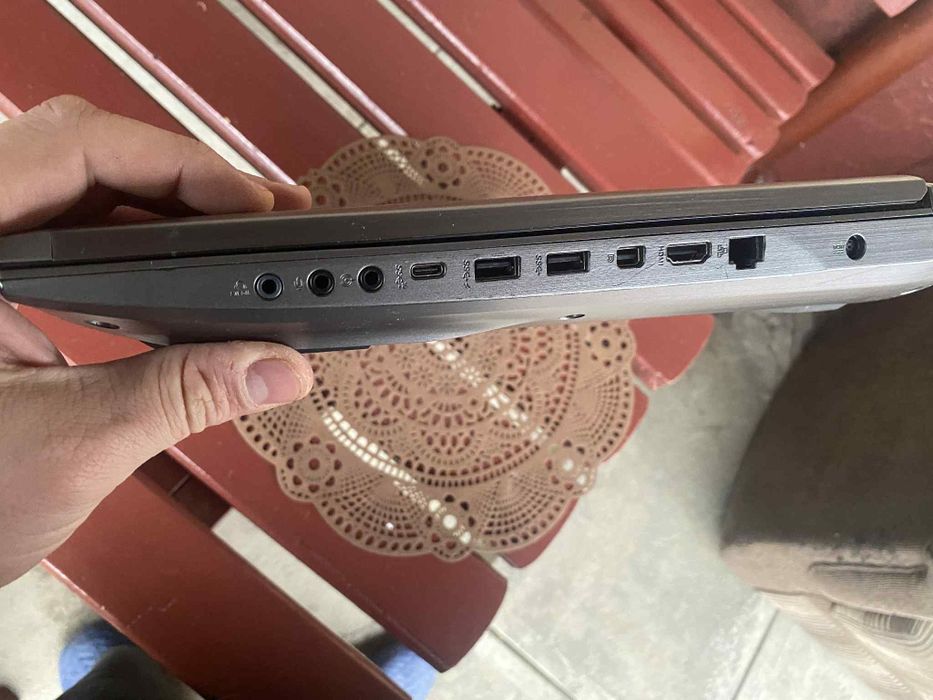 Laptop Gaming Asus Rog i7 cu 48 GB Ram și Ssd 1TB