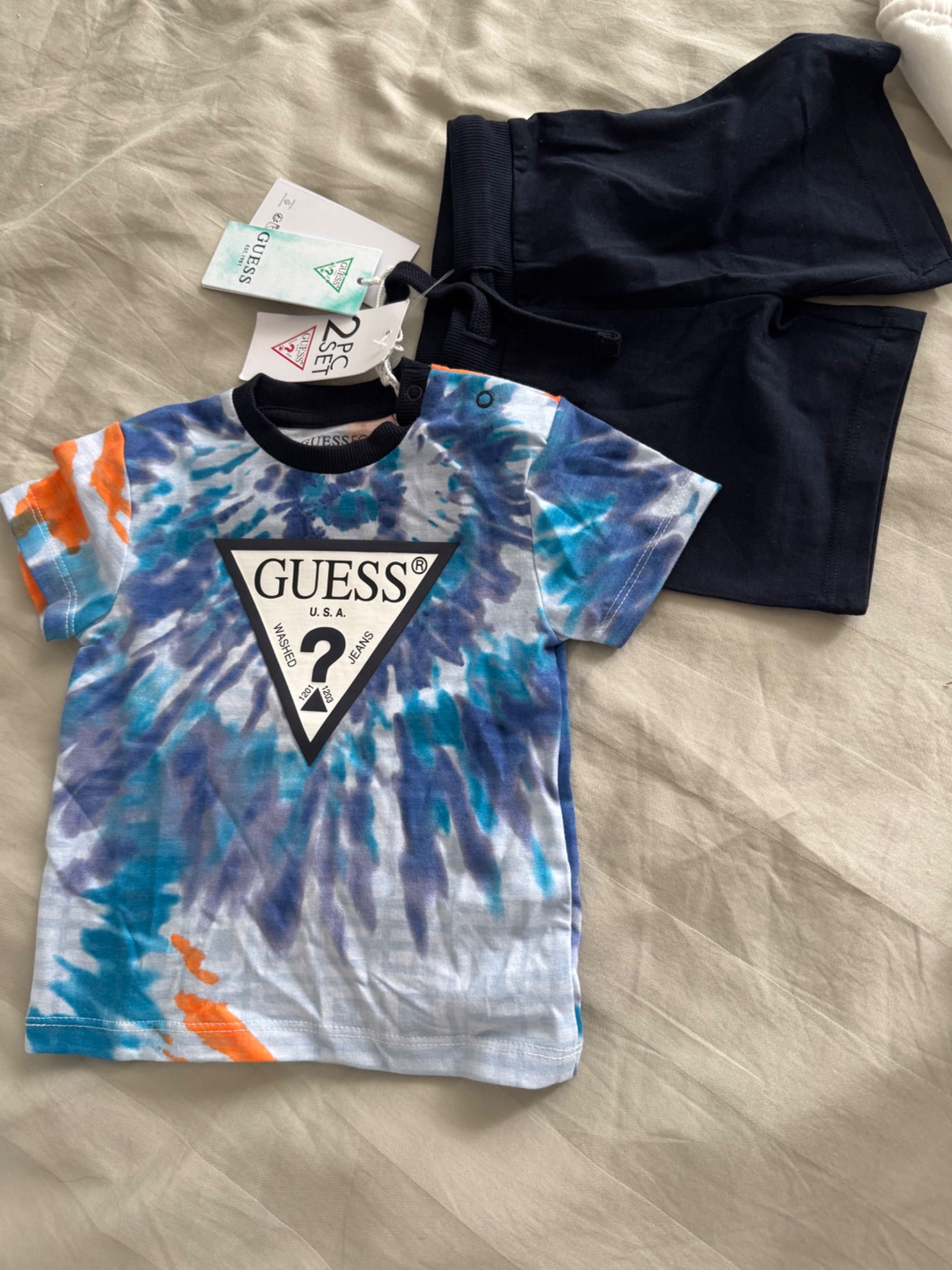 Комплект на Guess