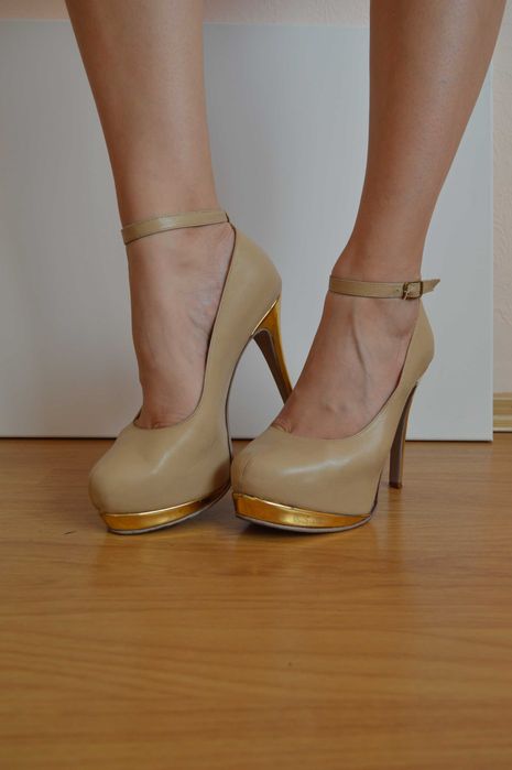 Обувки на платформа