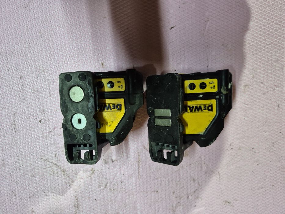 Nivela laser  DEWALT  DW088 raza roșie si verde
