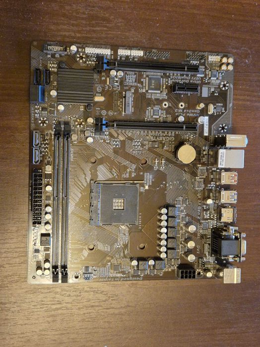 Placa de baza GIGABYTE GA-AB350M-HD3