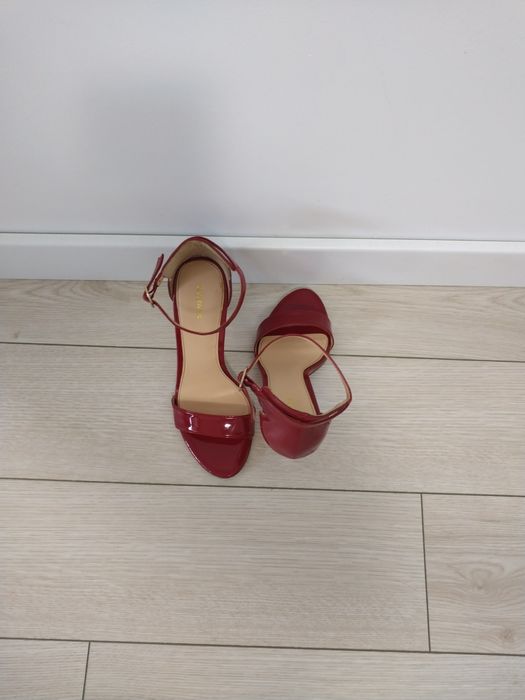 Sandale cu toc Graceland