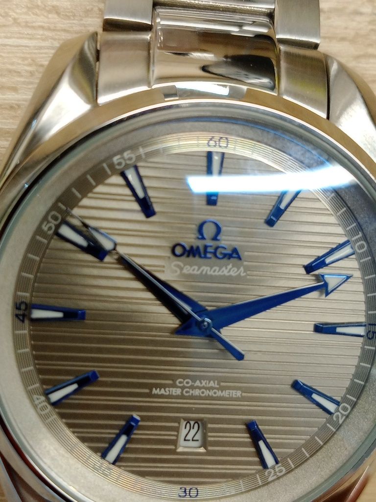 Omega механични часовници