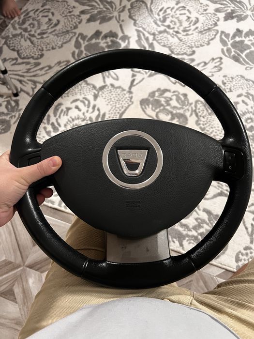 Vand volan de dacia sandero comenzi pe volan nou nout