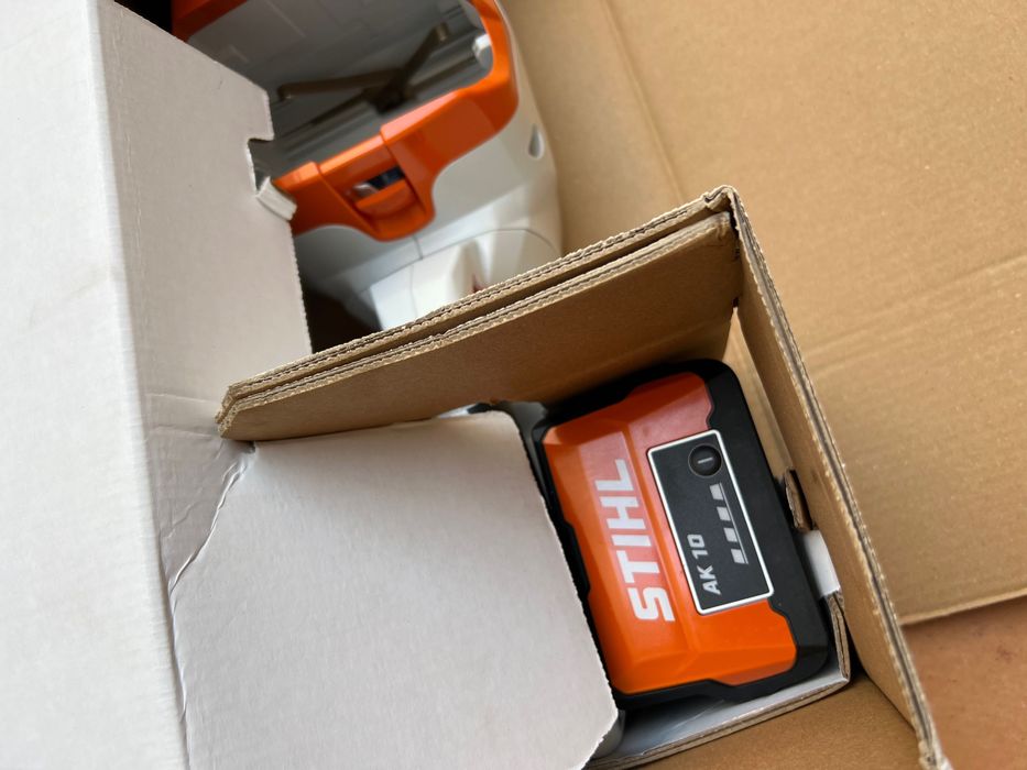 Акумулаторен ножица за жив плет  Stihl