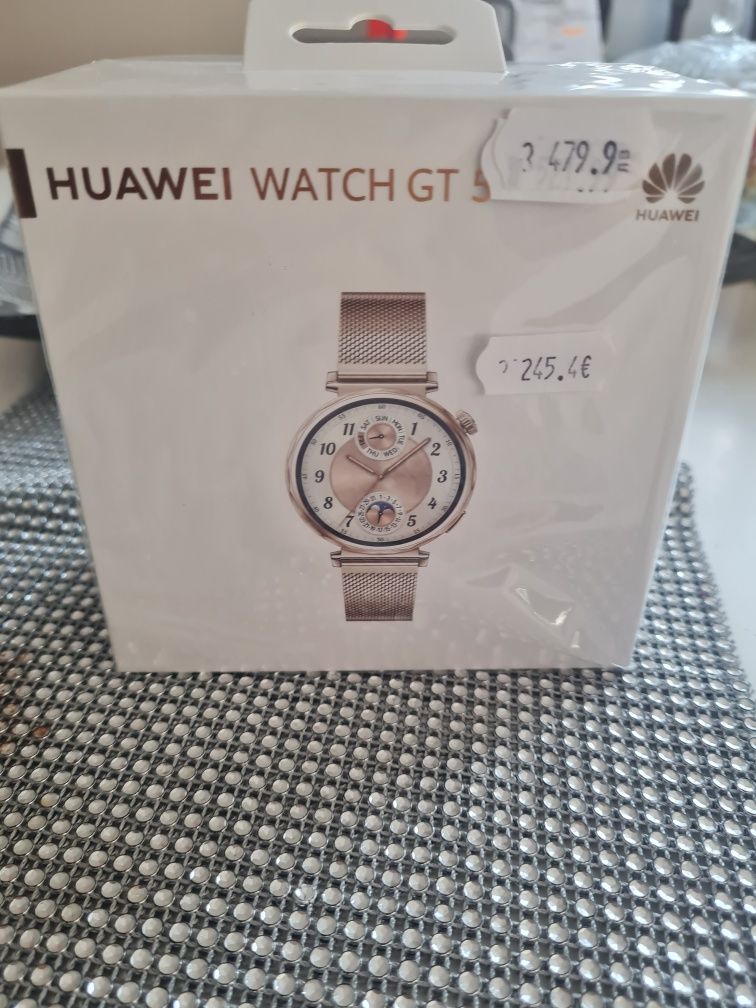 Huawei Watch GT 5 41 mm Gold - 350 лв.