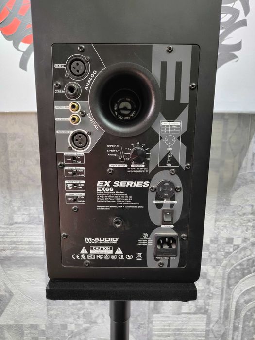 M-Audio EX66 — активные студийные мониторы (пара), отличное состояние.